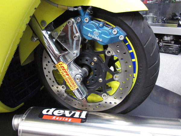 装着例　キャリパーサポートセットでの価格になります。