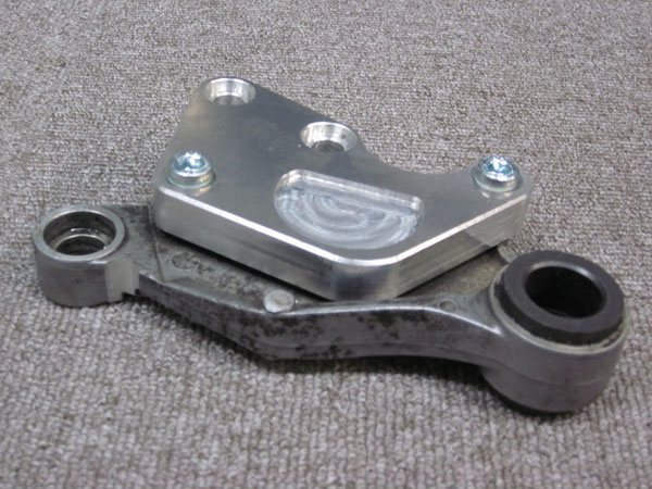 FUSION用　ブレンボキャリパーサポート